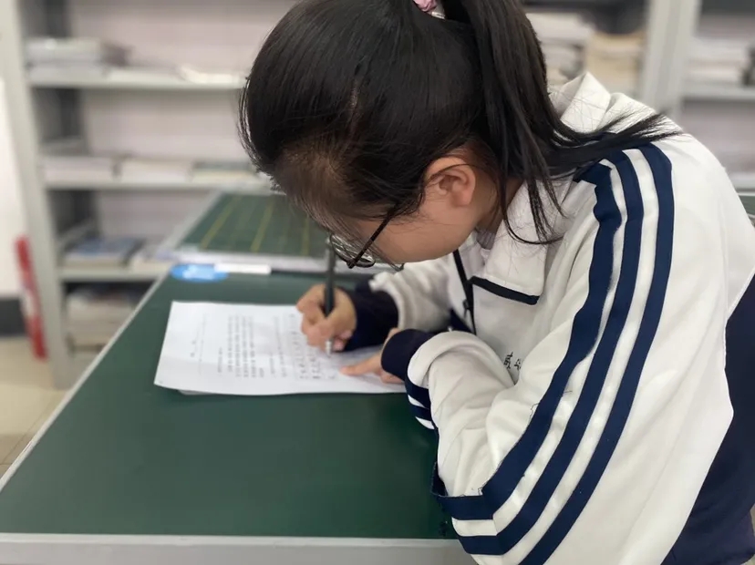 2.webp (1).jpg 2.webp (1).jpg